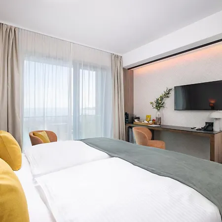 Montello Hotel